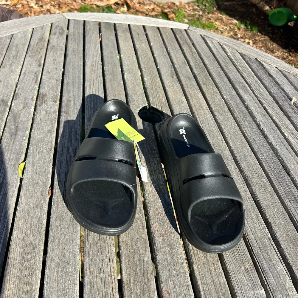 Nwt Men's‎ Archie Recovery Slide - All In Motion size 10 black sandals summer